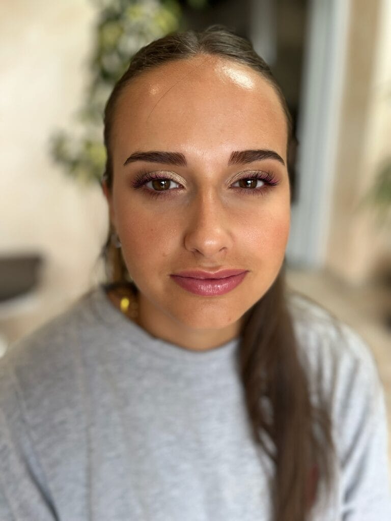 Maquillage invité de mariage, liner rose